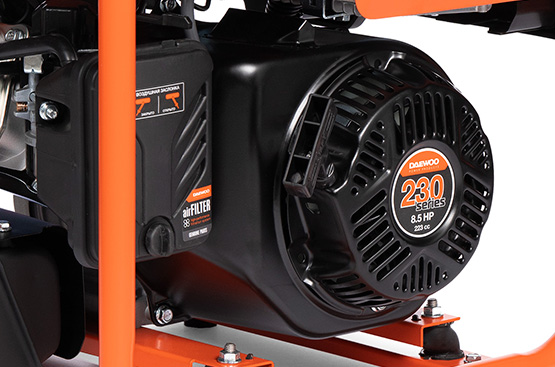 Профессиональный двигатель DAEWOO series 230 специально разработан для инверторных генераторов. Он отличается надежностью и увеличенным моторным ресурсом, более низким уровнем шума и вибрации.